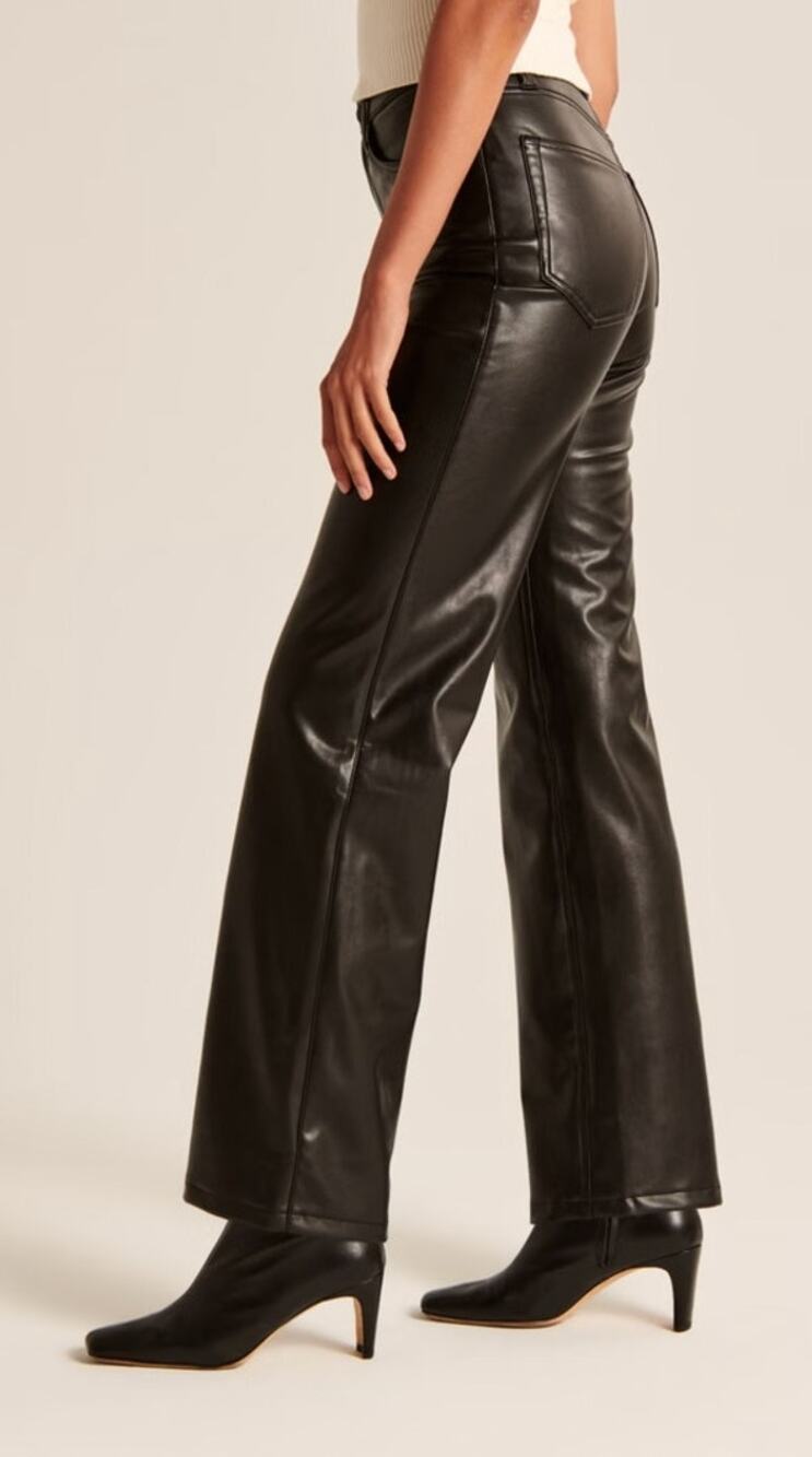 Black Abercrombie Vegan Leather The 90's Relaxed Jean Ultra High Rise Pants 26/2